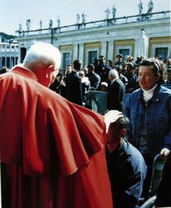 Juan Pablo II con el Padre Jozo y Vicka