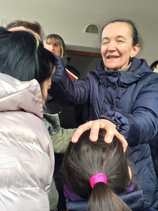 Vicka recibe a los peregrinos en Medjugorje el 31 de diciembre de 2014 - 4